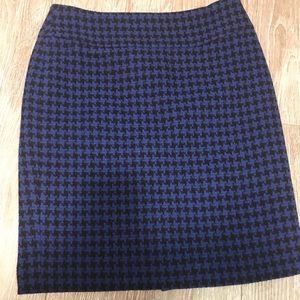 Gorgeous houndstooth Ann Taylor skirt 0 blue/black